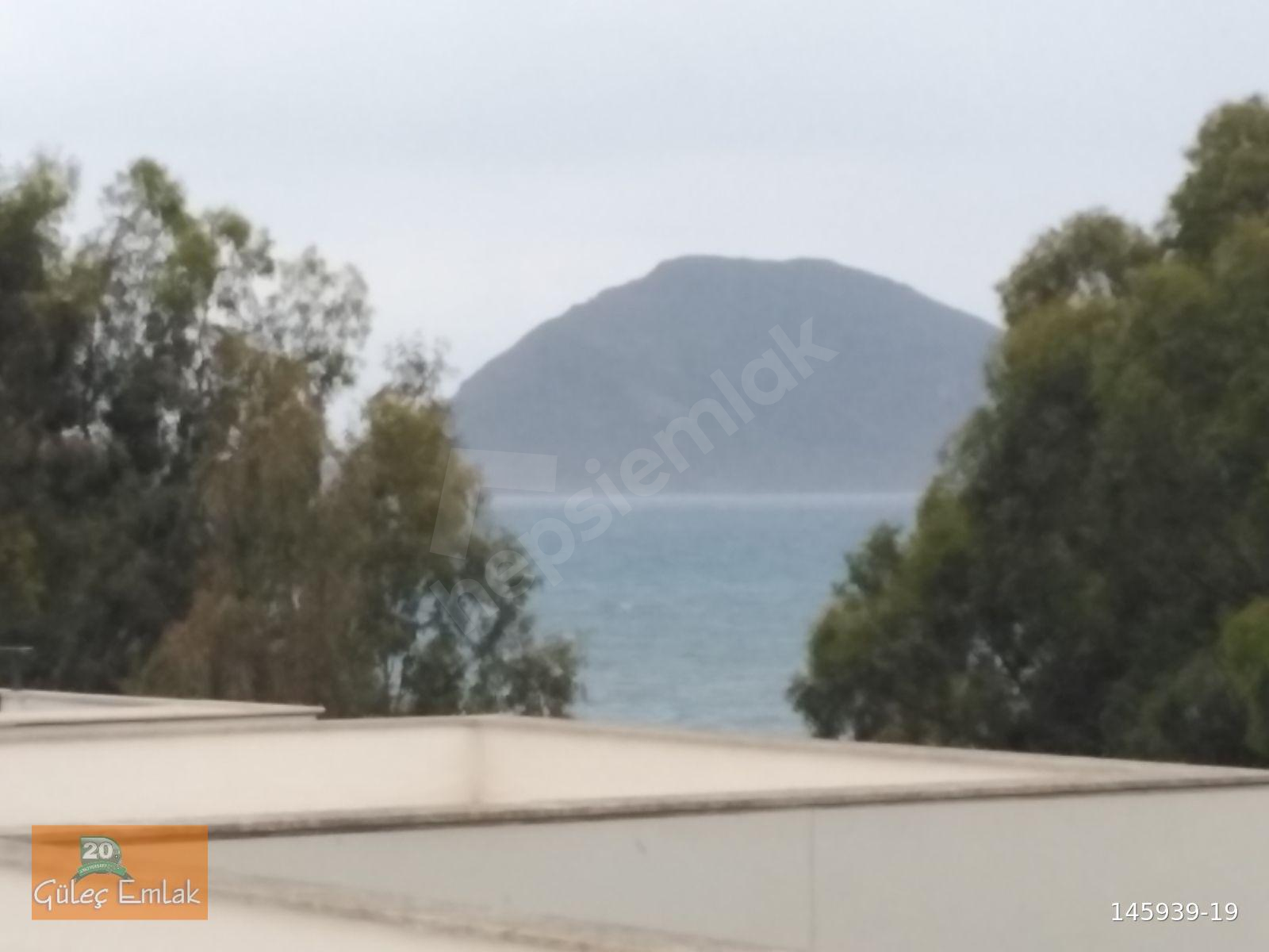 Bahçelievler'de Denize 30 m. 3+1 Eşyalı Dubleks Daire
