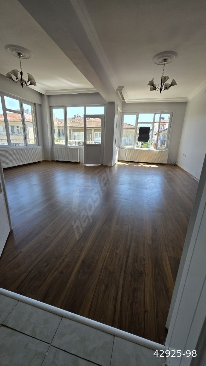 KAVAKLIK'TA SIFIR AYARINDA SATILIK GENİŞ VE BAKIMLI 3+1 DAİRE