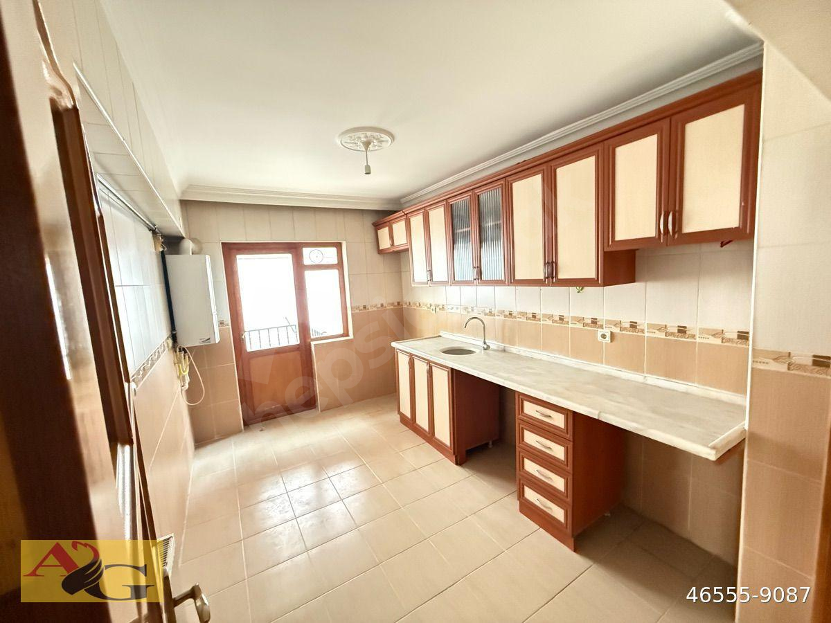 ANADOLUDAN TOPÇUDA GENİŞ CADDE YANI BOYALI TERTEMİZ 3+1