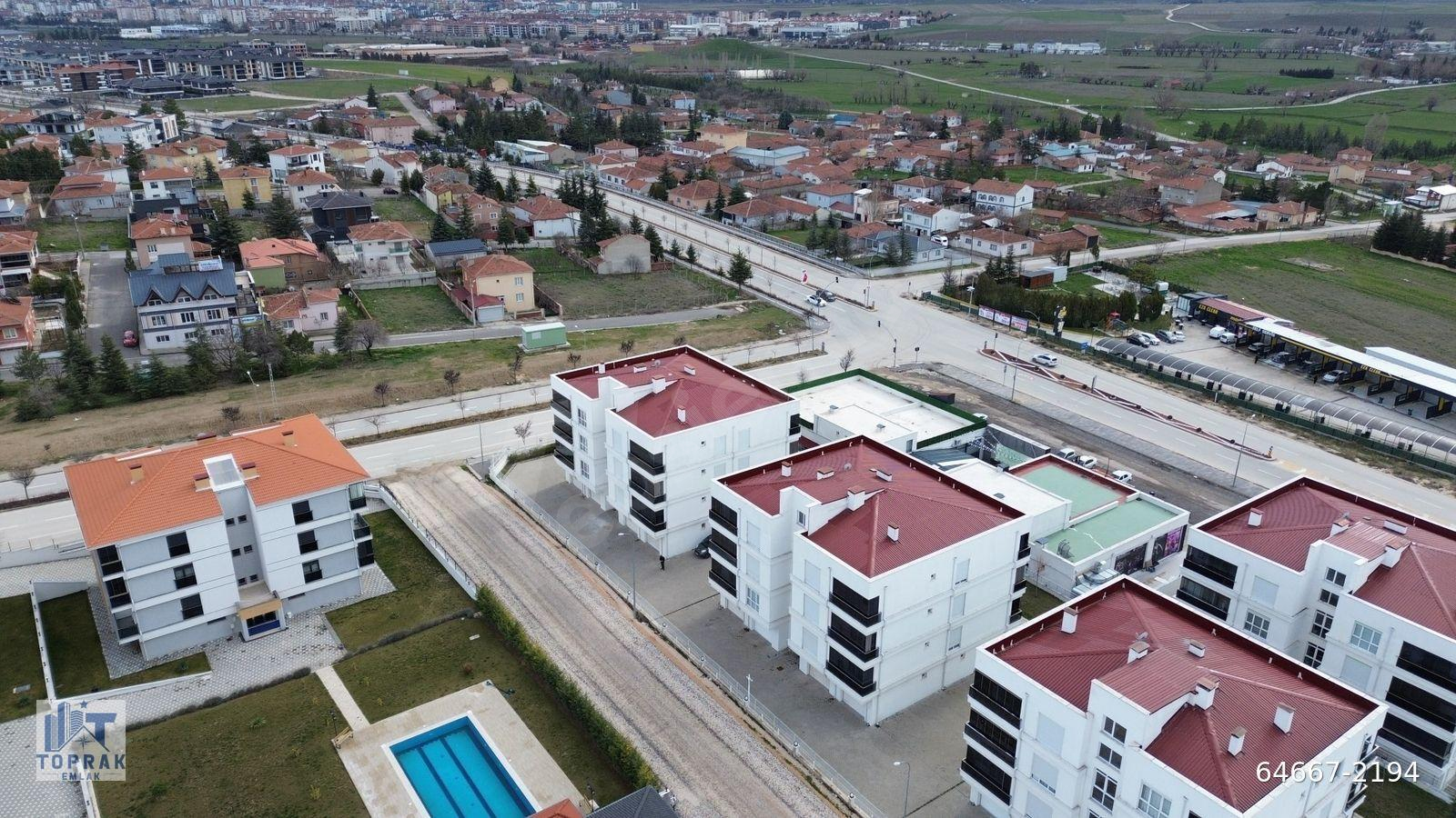 TOPRAK EMLAK'TAN AŞAĞISÖĞÜTÖNÜ MH/ SİTE İÇİ/ 220m2 / SATILIK 4+1