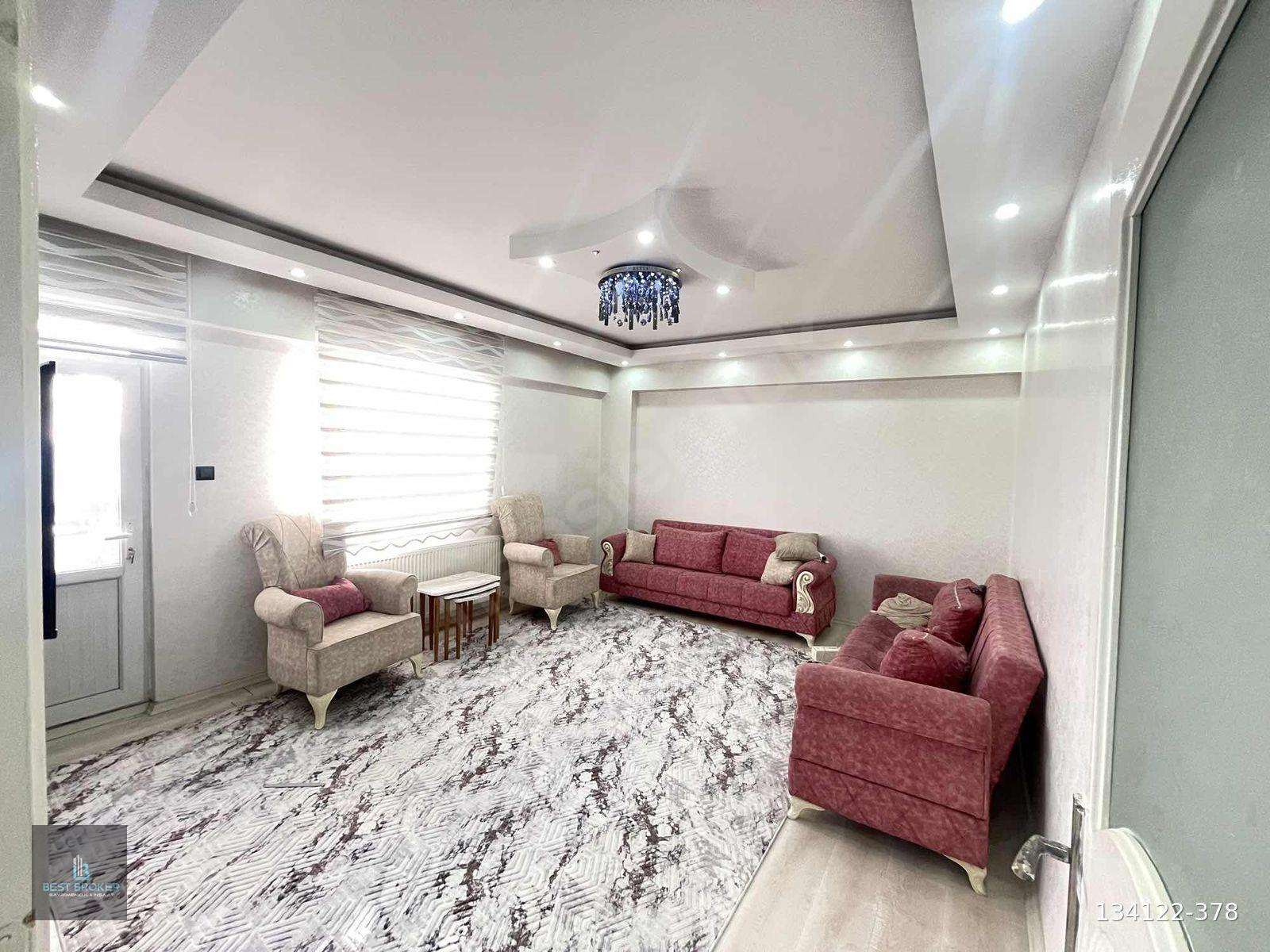75. YILDA CADDE ÜZERİ ASANSÖRLÜ KREDİYE UYGUN İSKANLI DAİRE