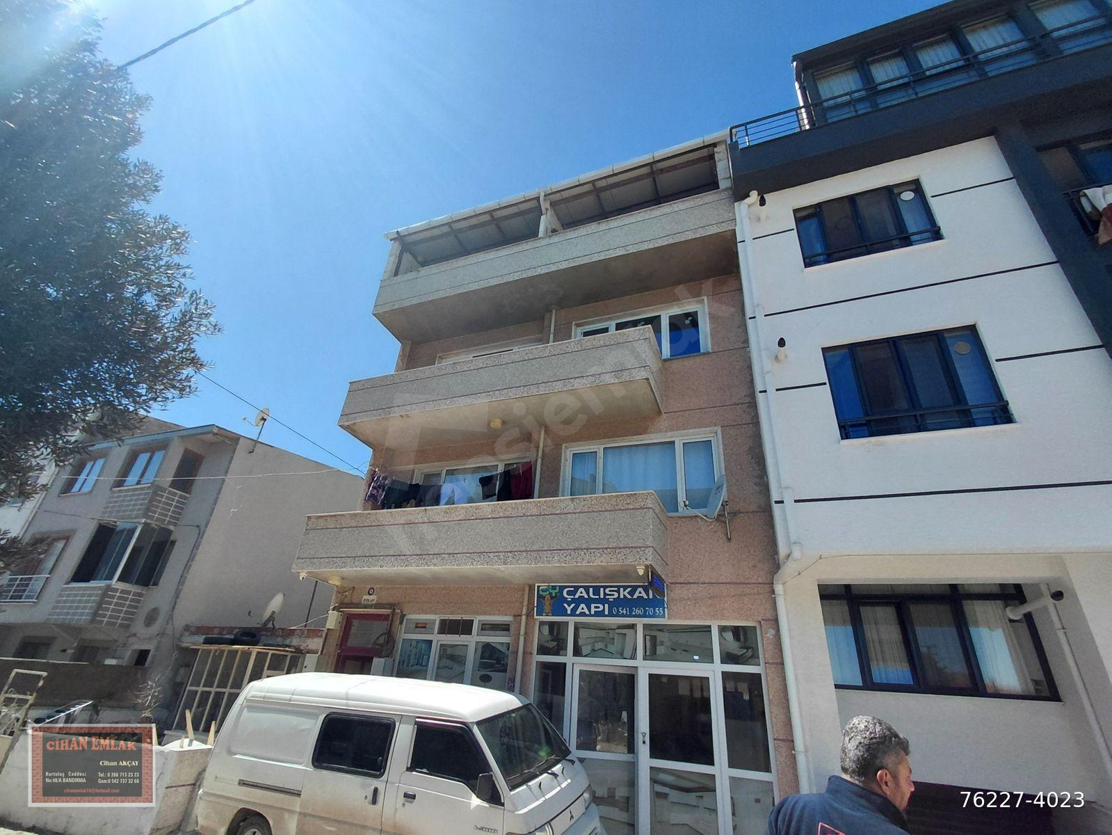 CİHAN EMLAK TAN SATILIK 100. YIL MH. DE İÇİ NATAMAM 2+1 GENİŞ DAİRE
