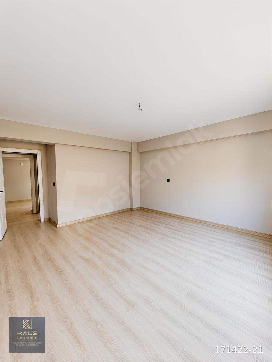 SARAYALTINDA SATILIK FIRSAT 3+1 DAİRE