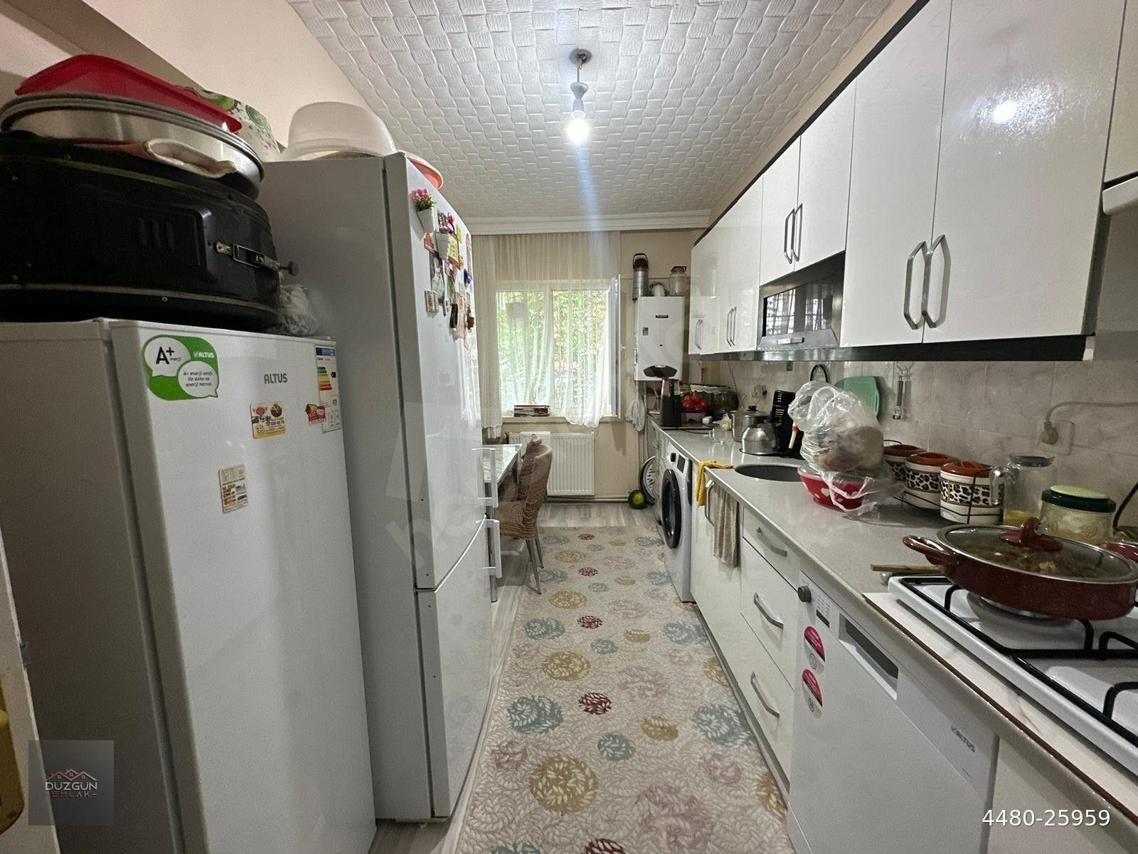DÜZGÜN EMLAK'TAN SALI PAZARI YAKINI KAT KONUMUNDA G.CEPHE 3+1 MASRAFSIZ DAİRE