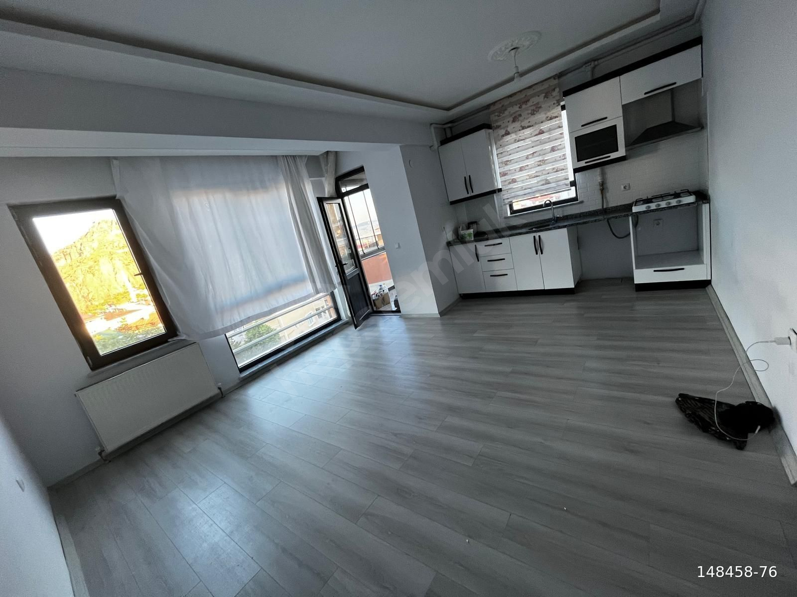 TAŞEMLAK'TAN MERKEZDE DOĞALGAZLI KİRALIK DAİRE
