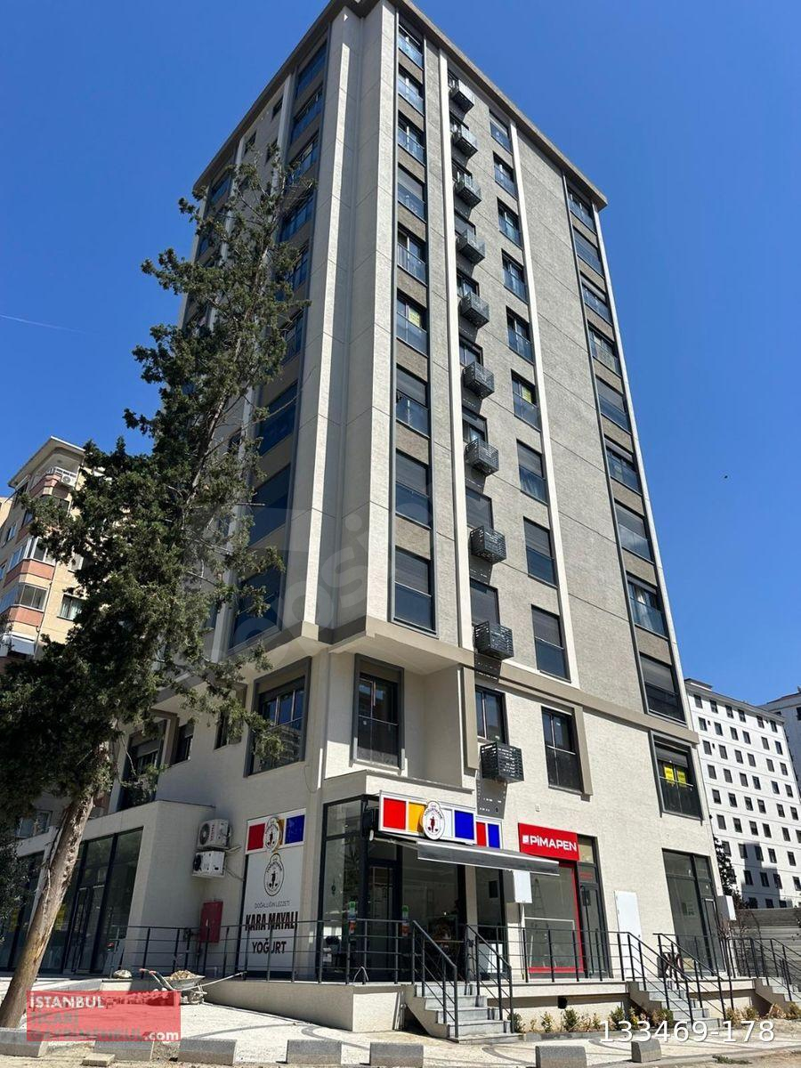 Kozyatağı'nda Metro Yakını Taşınmaya Hazır Satılık 1+1 Daire