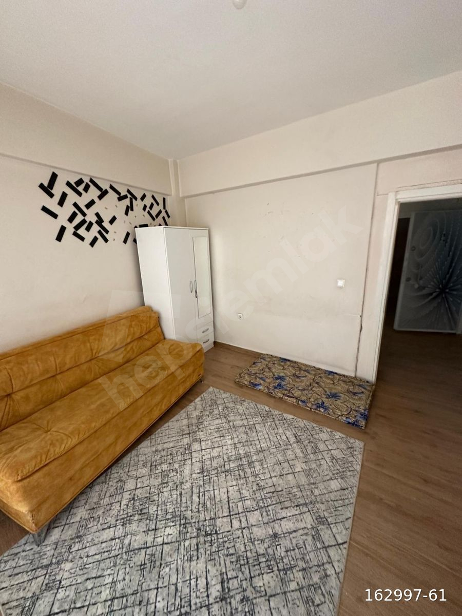 ÇARŞI MERKEZ DEMİRKÖPRÜDE SATILIK 2+1 45 M2 ARA KAT APART