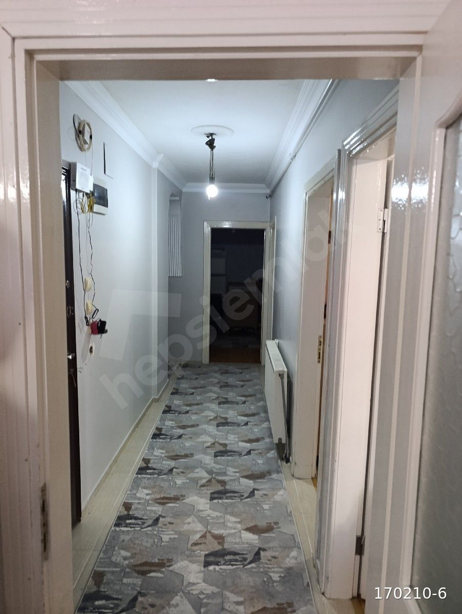 Eylül Mahallesi Çam Sokak üzerinde, Cumhuriyet Caddesi ve Çatal Çeşme Parkna yakin işlek ve merkezi