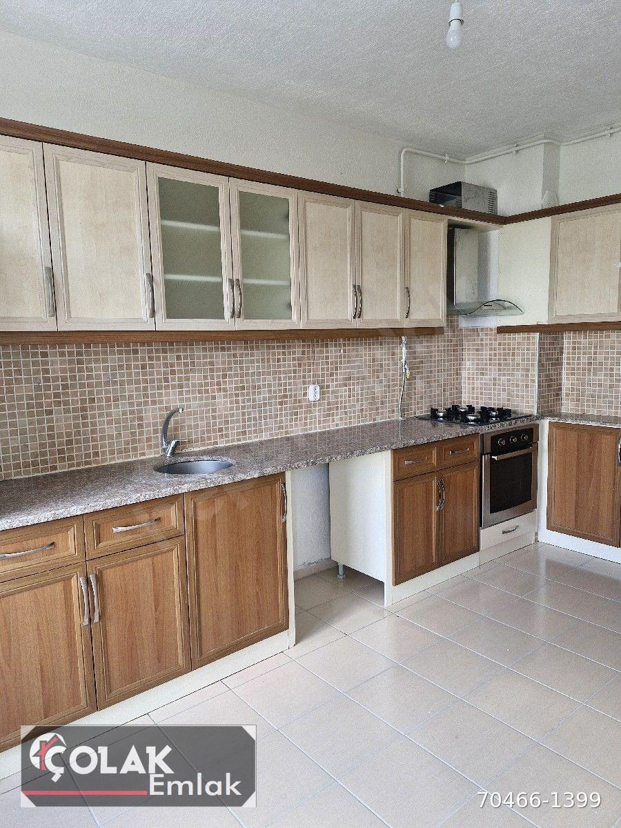 VATAN MAH. DAVRAZKENT SİTESİNDE BAKIMLI ARA KAT DAİRE