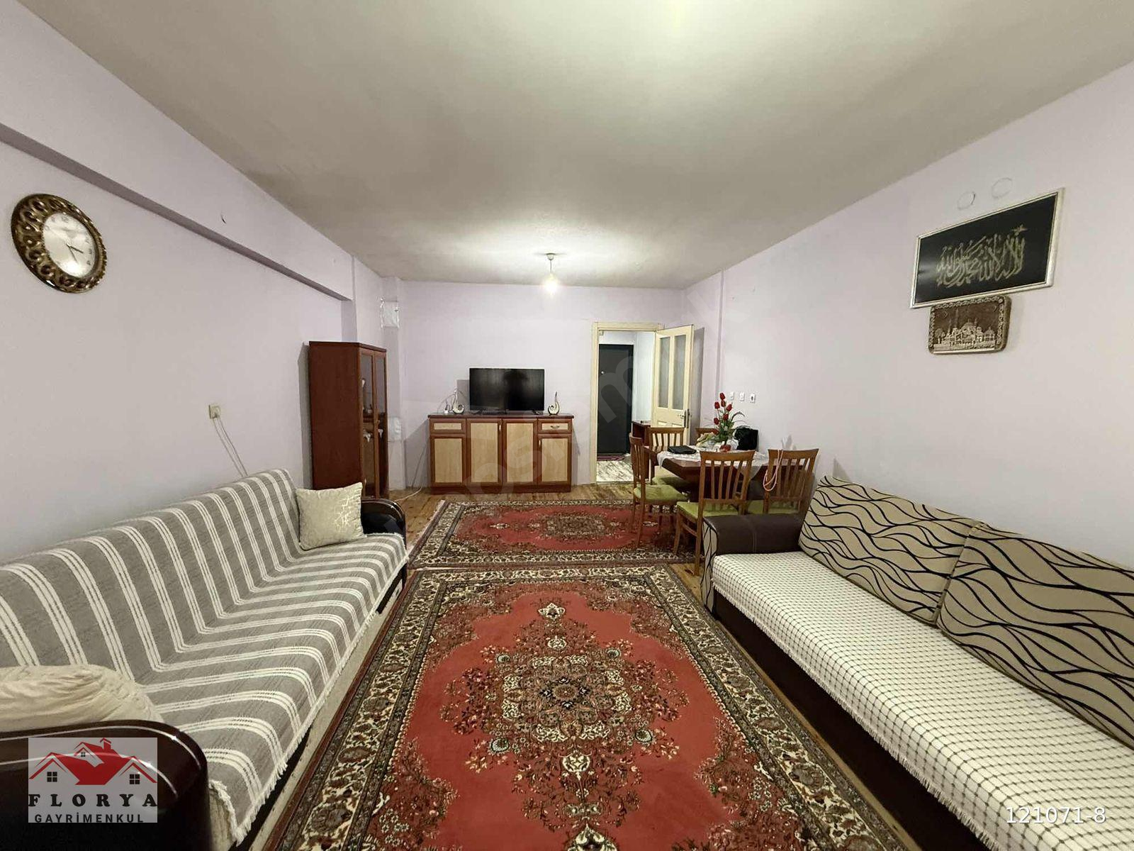 Florya Gayrimenkulden Satılık 3+1 Fırsat Daire