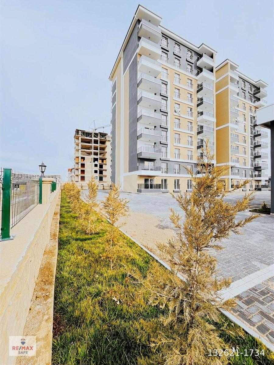 REMAX SAFE OZAN OR-ESENBOĞA-ÜNİVERSİTE'YE 300M-2+1 KİRALIK DAİRE