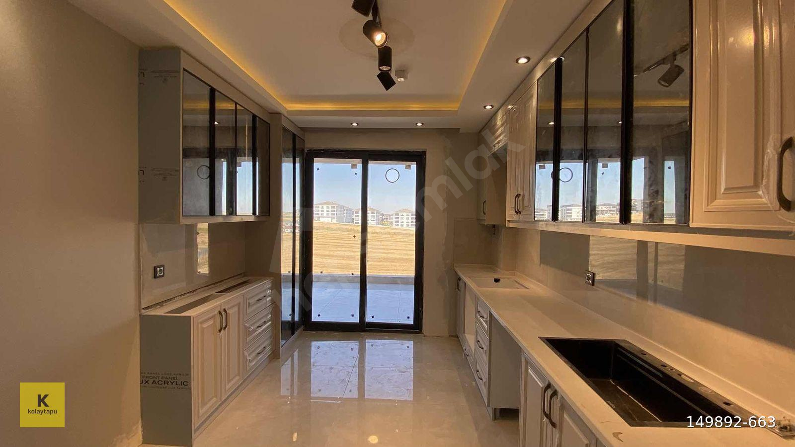 KOLAYTAPU Zafer Mh. Havuzlu Site Dublex Teraslı 5+1 Sıfır Daire