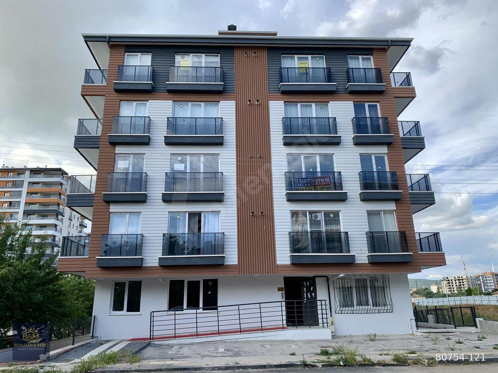 ÇUBUK YBÜ YAKINI ARAKAT İSKANLI FIRSAT 1+1 SATILIK DAİRE