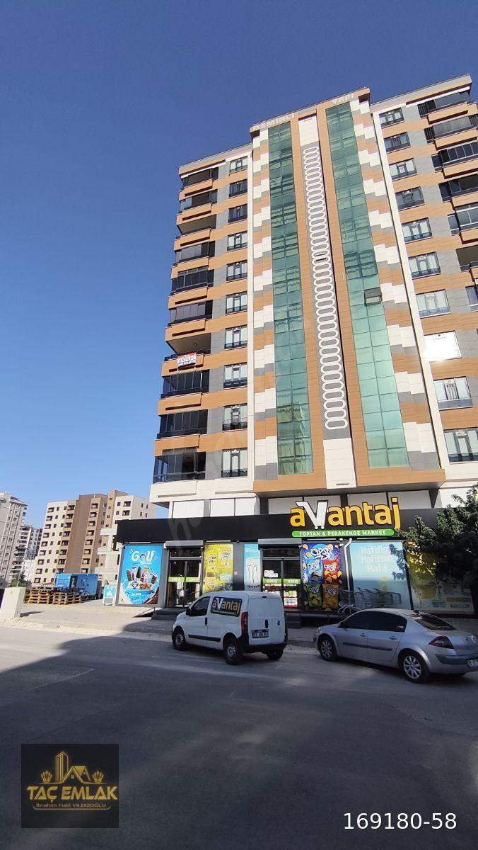 KARAKÖPRÜ ÇARDAKLI 35 SİTEDE 5 ODALI ARAKAT SATILIK YENİ DAİRE