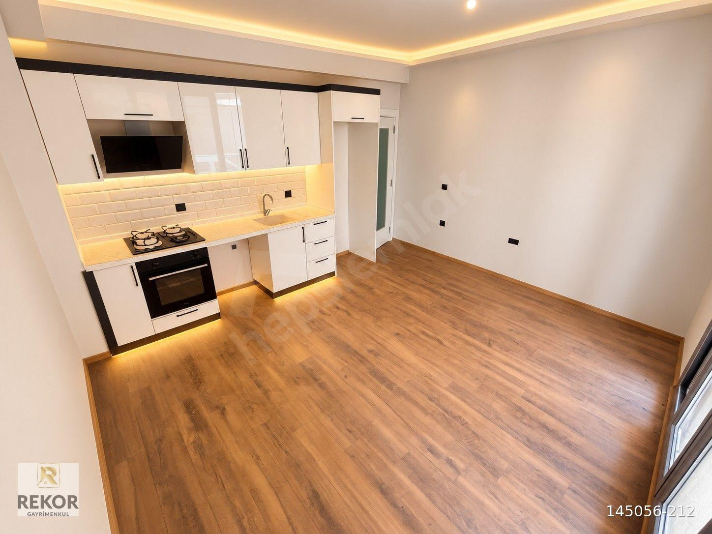REKOR'DAN AKÇAY MERKEZE YAKIN ÖNCEPHE YENİ BİNADA ULTRA LUX SIFIR 2+1 DAİRE