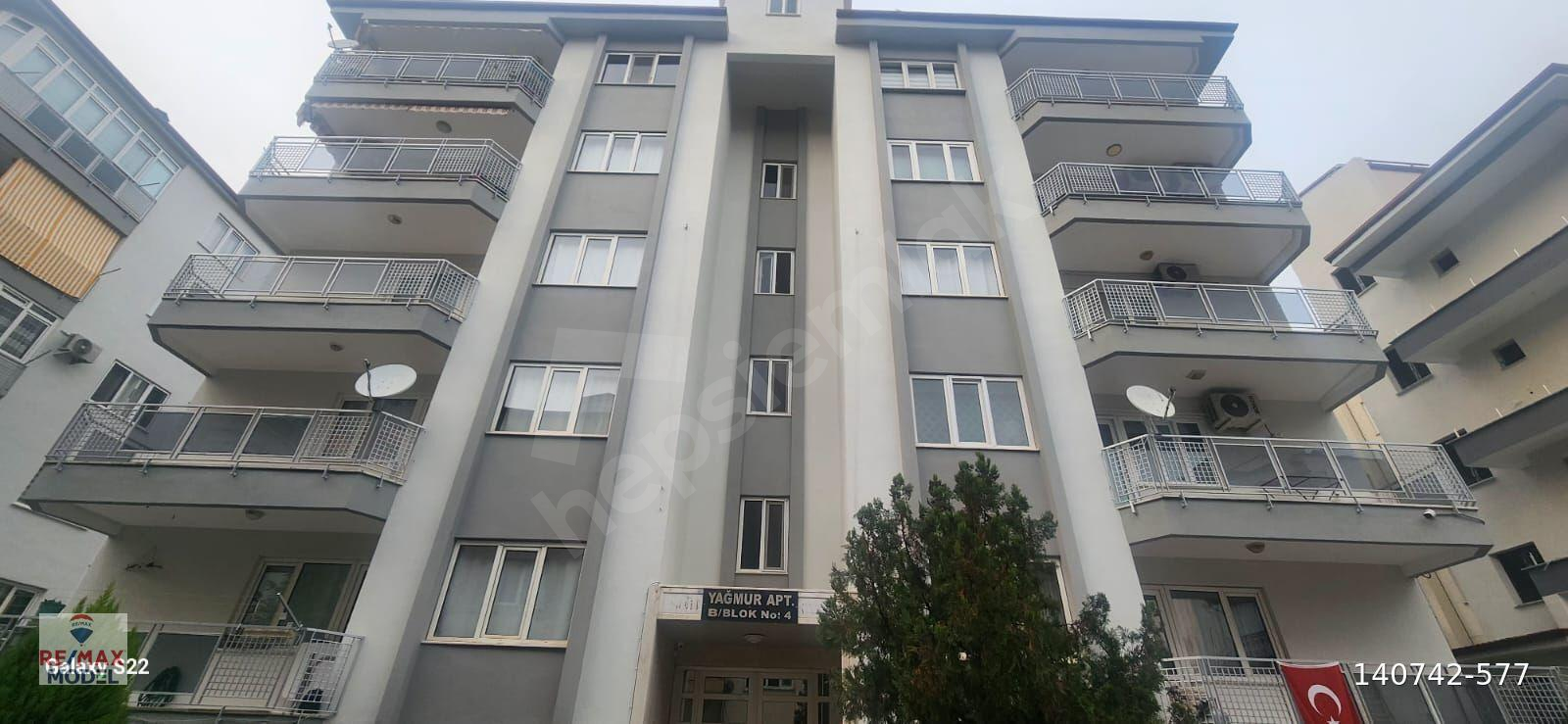 REMAX MODEL DEN ÇAMLIK DA 3+1 ARA KAT SATILIK LÜKS DAİRE
