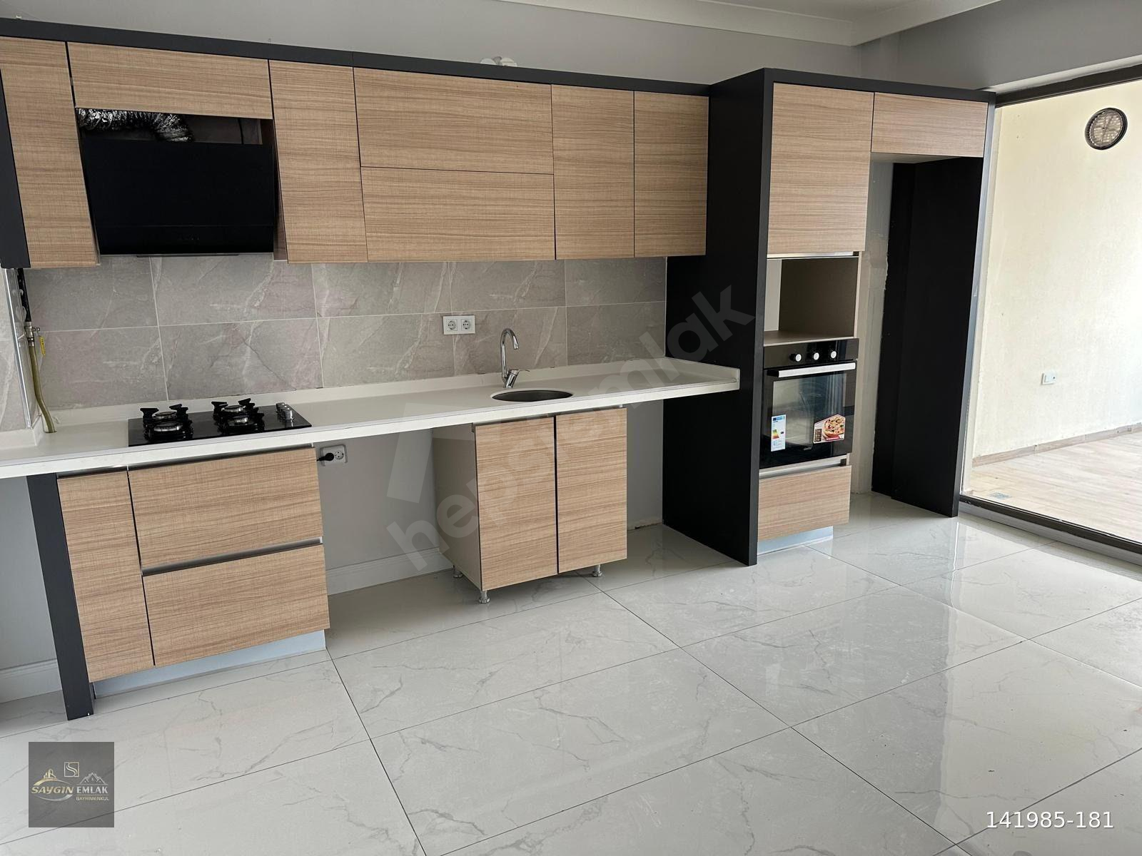 İSTİKLAL MAHALLESİNDE KARTAL TEPE KONUTLARINDA 2+1 ARA KAT HEM YATIRIM HEMDE FIRSAT