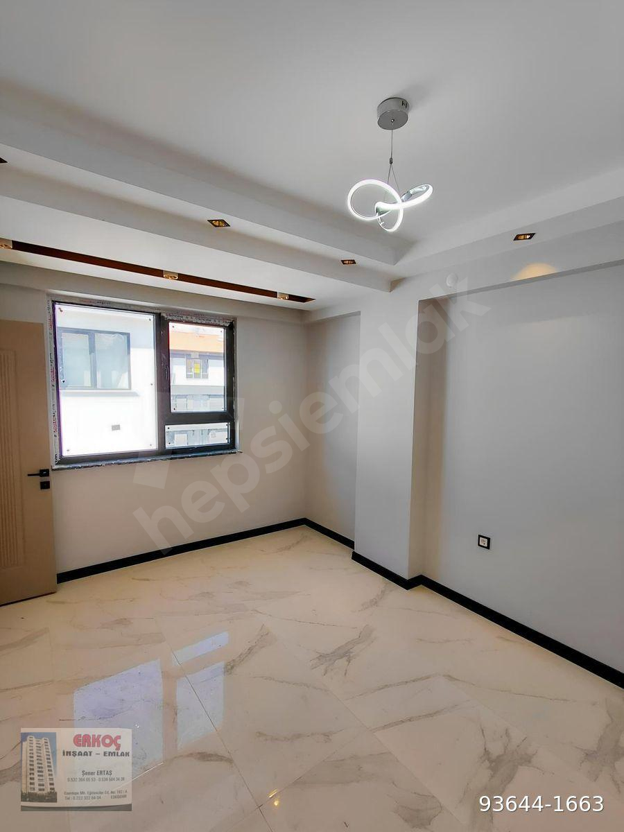 ERKOÇ GAYRİMENKULDEN ÇAMLICA M.H YATIRIMLIK SIFIR 2+0 DAİRE