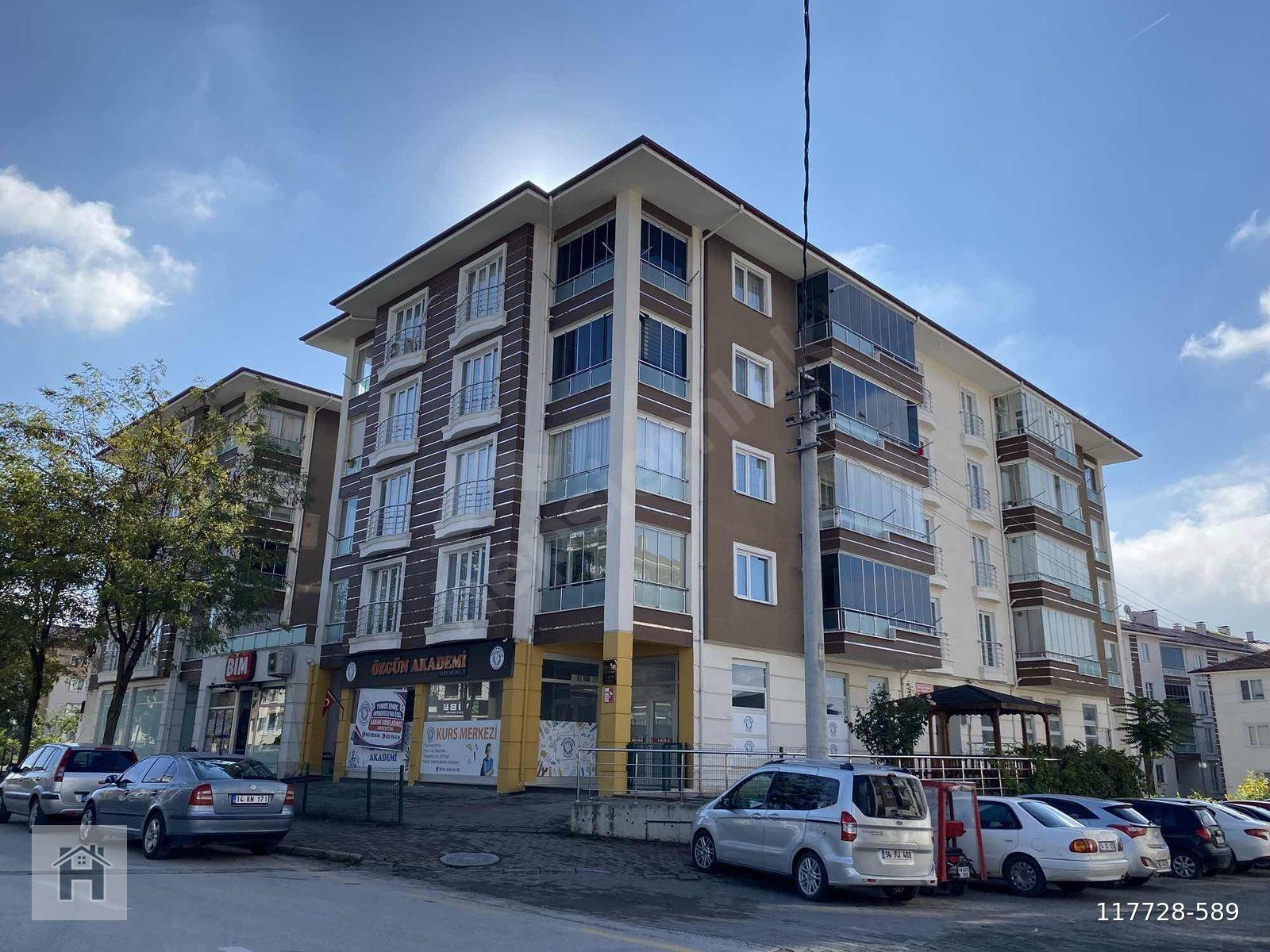 SAĞLIK MAHALLESİNDE 3+1 ARAKAT GENİŞ FERAH DAİRE