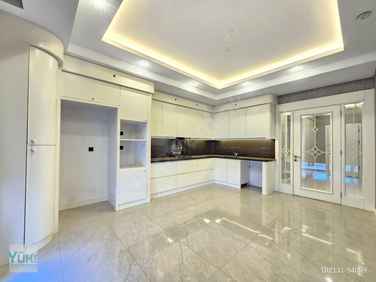Denizli şemikler mahallesinde 4+1 220 m2 havuzlu site içinde arakat satılık daire