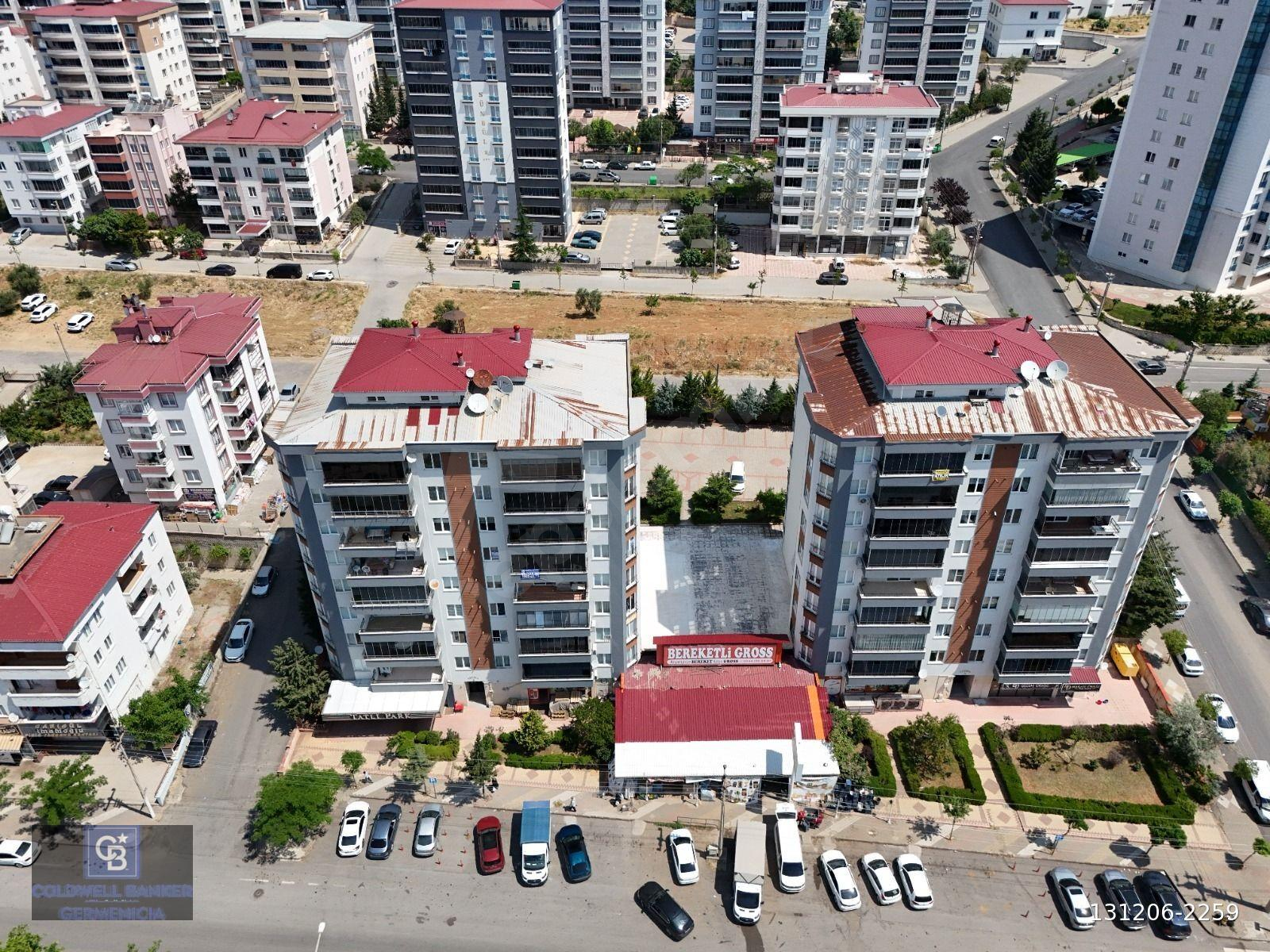 HÜRRİYET MAHALLESİNDE BULVAR ÜZERİ SATILIK GENİŞ 4+1 DAİRE