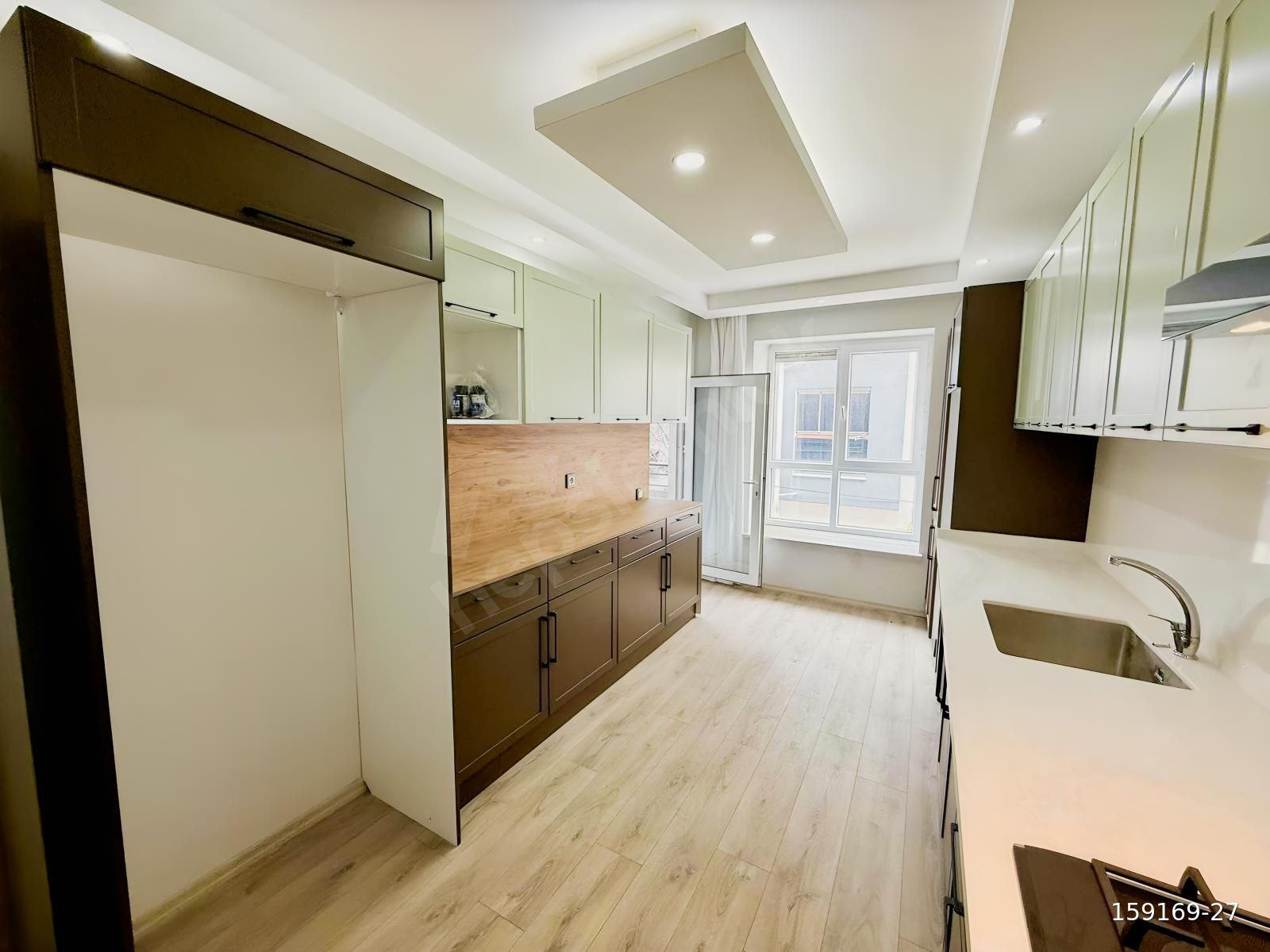 TEPEBAŞI ESENTEPE MAH ÖZEL GARAJ EBEVEYN BANYO GENİŞ SATILIK 3+1