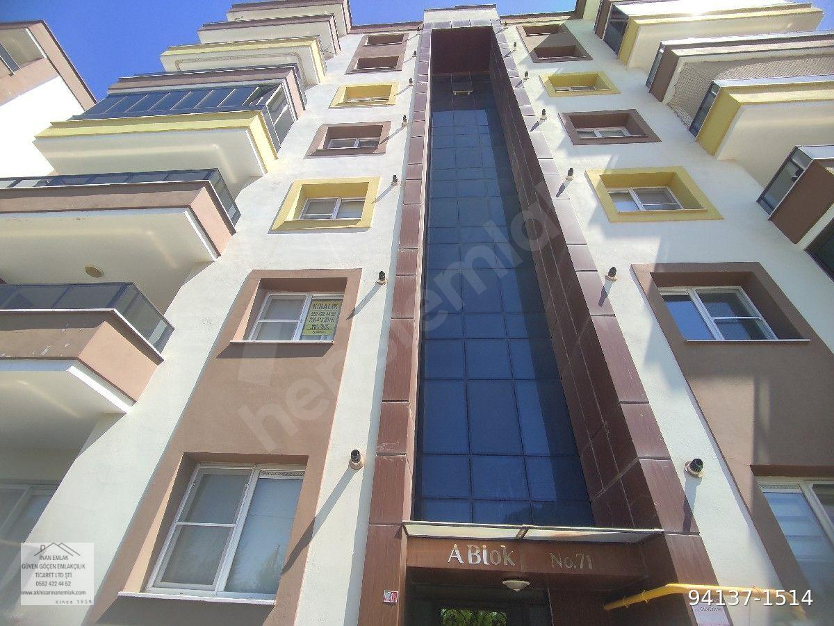 Akhisar Atatürk Mahallesi'nde 3+1 Kiralık Daire
