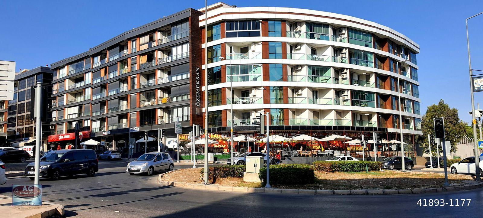 Bornova Şehrin Evleri' nde Lüks 108 metrekare Ebeveyn Banyolu Kiralık 2+1 Daire