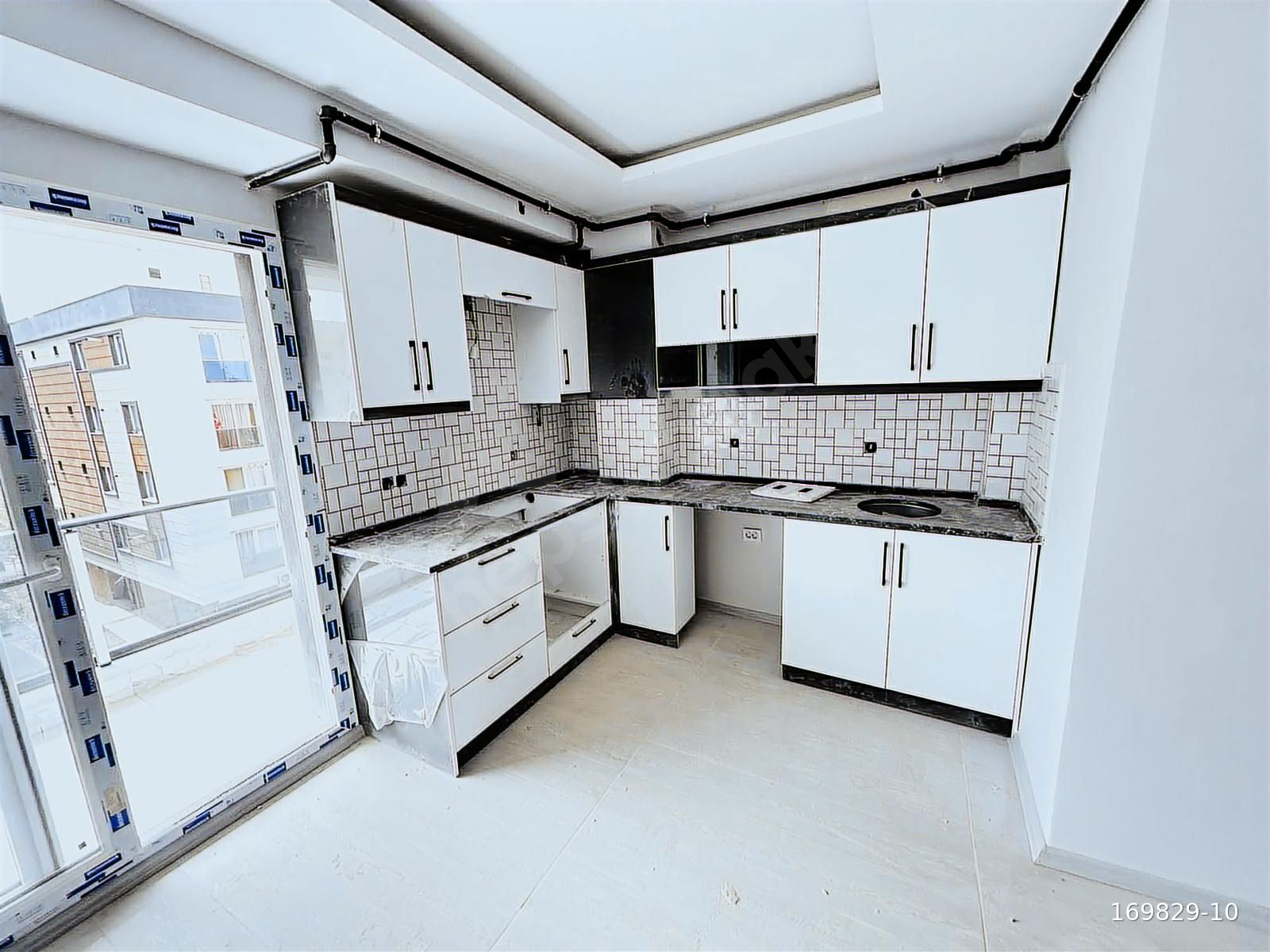 ASİL EMLAK'tan MURADİYE MAH'sinde 1+1 SATILIK SIFIR DAİRE