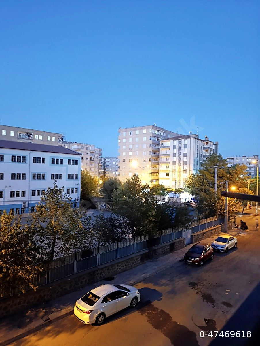 BAĞLAR ŞEYH ŞAMİL'DE 2+1 MERKEZİ KONUMDA ACİL SATILIK DAİRE