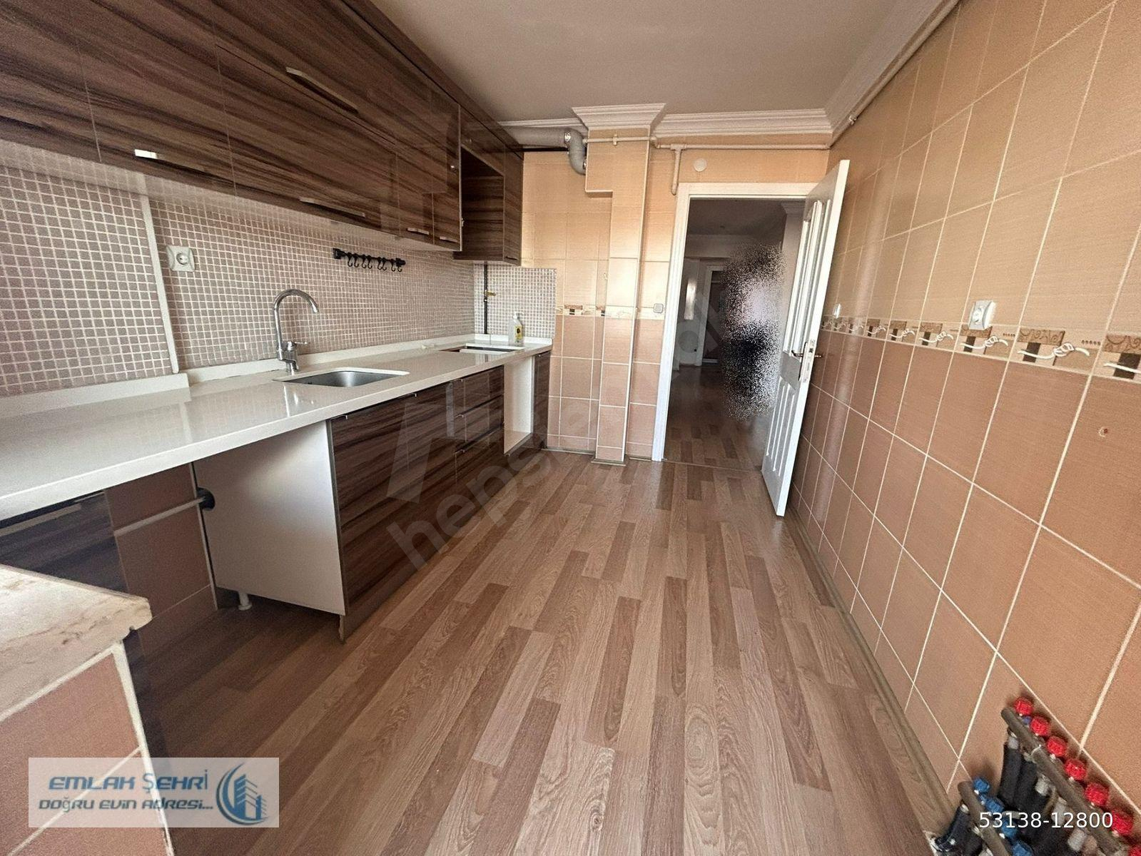 HOCALI CADDEYE SIFIR YAPILI ARA KAT 3+1 DAİRE!!!!
