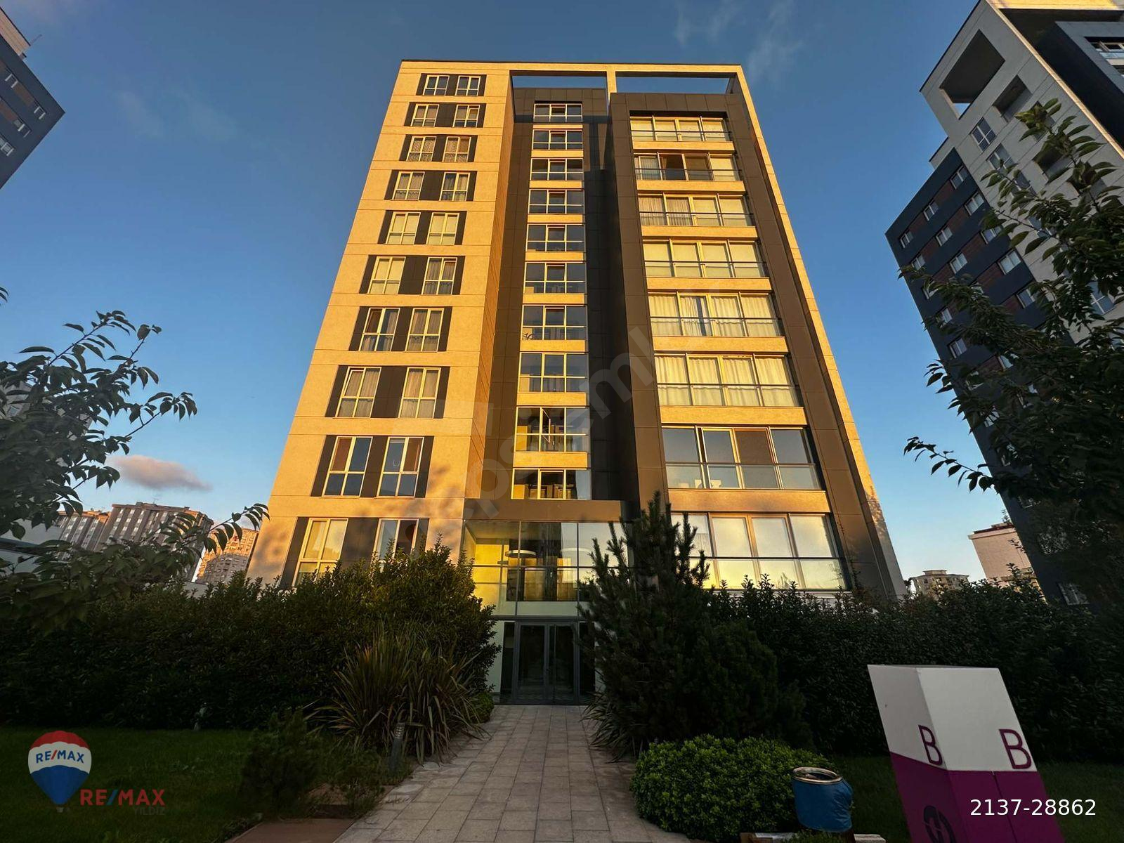 ATAŞEHİR INLIFE DA KATTA TEK | HAVUZ MANZARALI 2.5+1 SATILIK