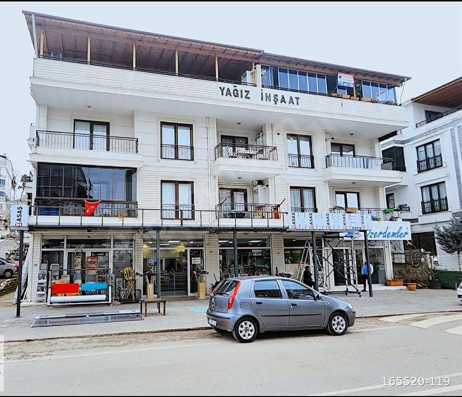 BAŞİSKELE PINAR CADDESİNDE TERASLI YÜKSEK ŞEREFİYELİ SATILIK