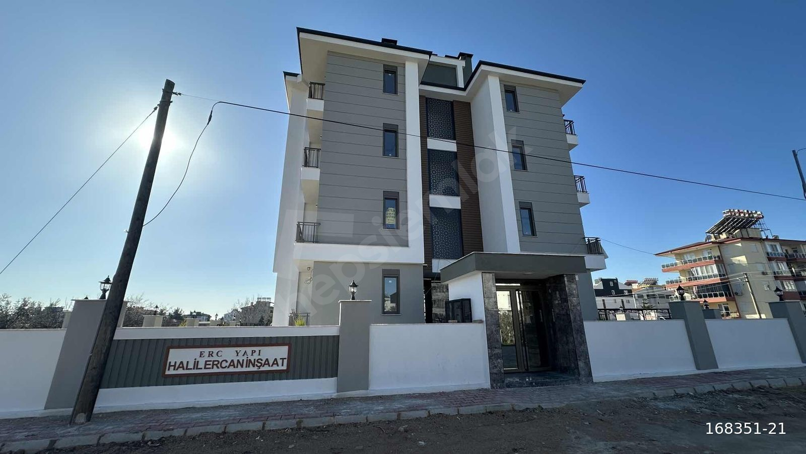 ATATÜRK CADDESİNE YAKIN LÜKS 2+1