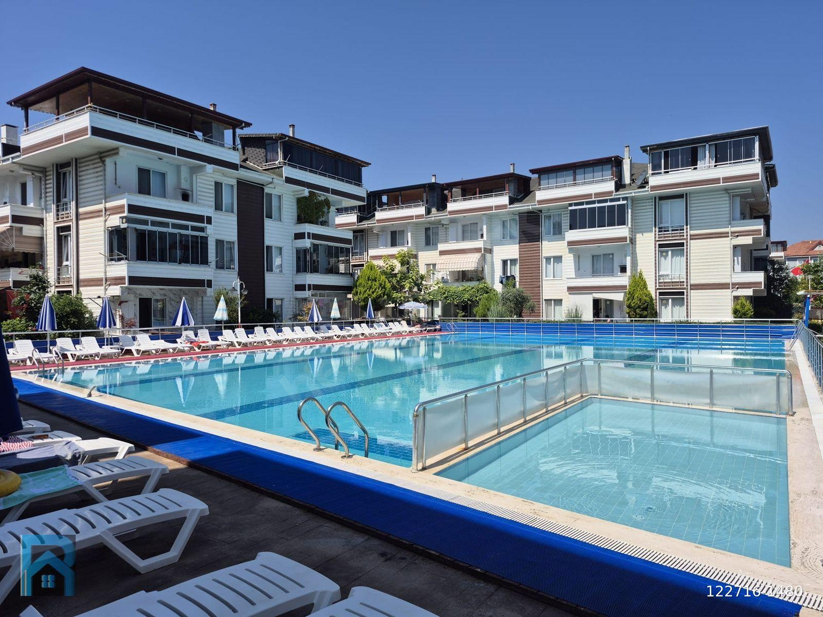 KARASU GARDENİA 2 SİTESİN'DE ARAKAT GENİŞ 1+1 SATILIK DAİRE