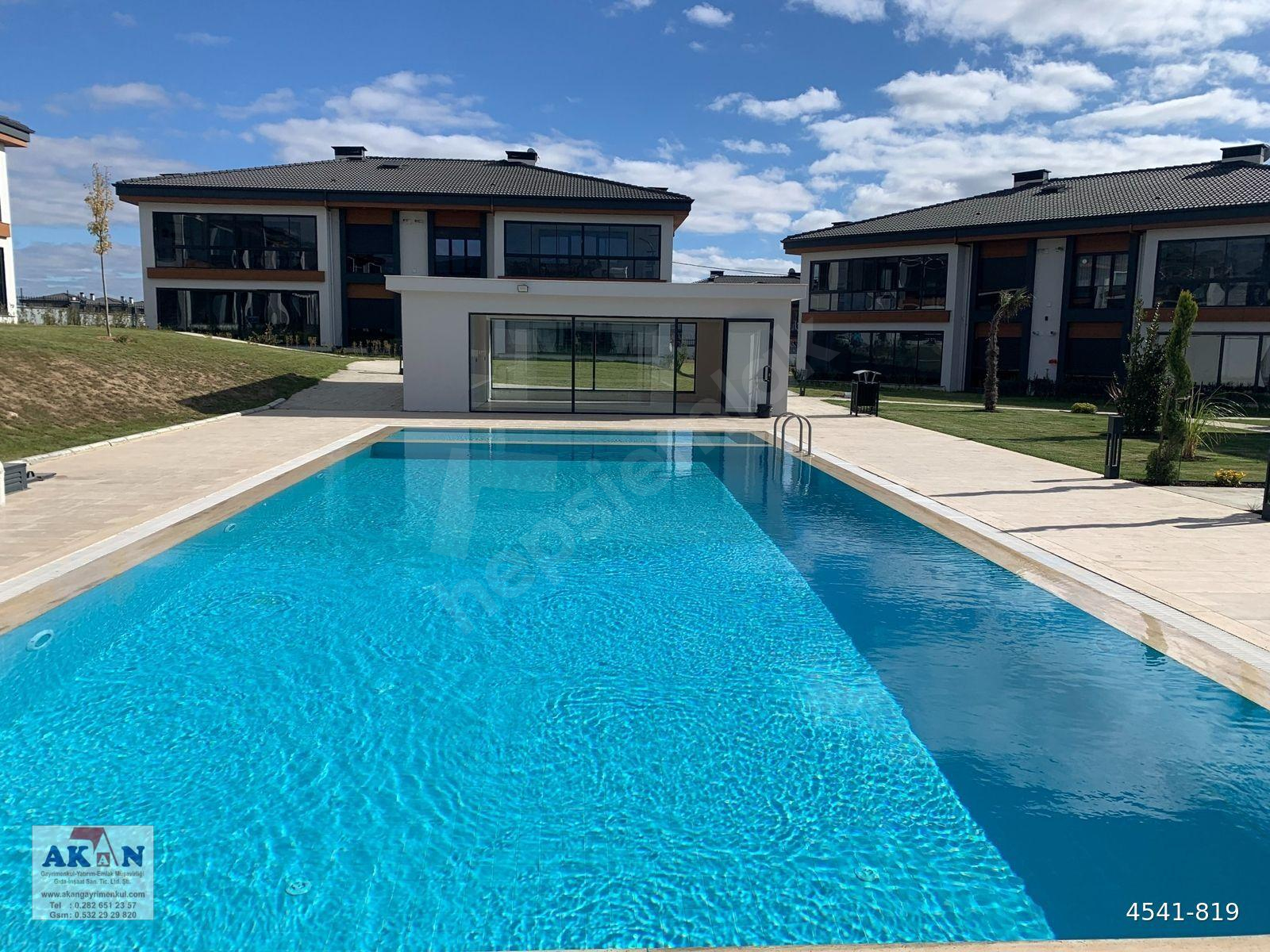ÖNERLERDE HAVUZLU LÜKS SİTEDE KİRALIK 3+1 DAİRE