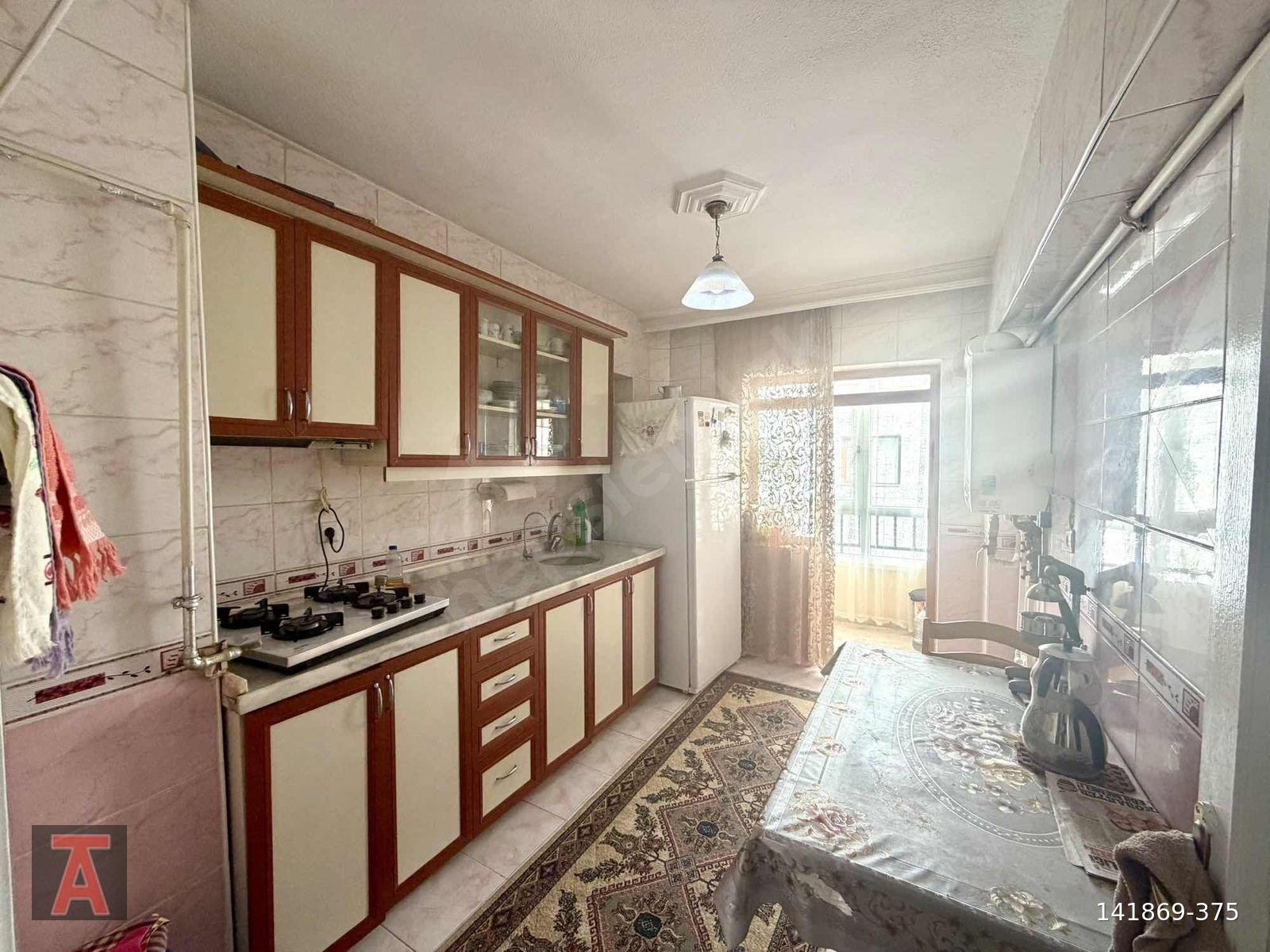 ELVAN MAH'DE KÖK TAPU G. METREKARE YHT YAKINI E.BANYOLU 3+1