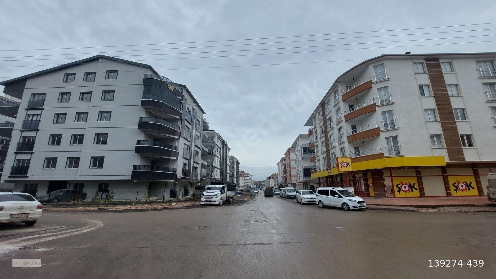 SİNCAN YENİKENT SIFIR BİNA 3+1 KATTA ASANSÖRLÜ GENİŞ BALKONLU