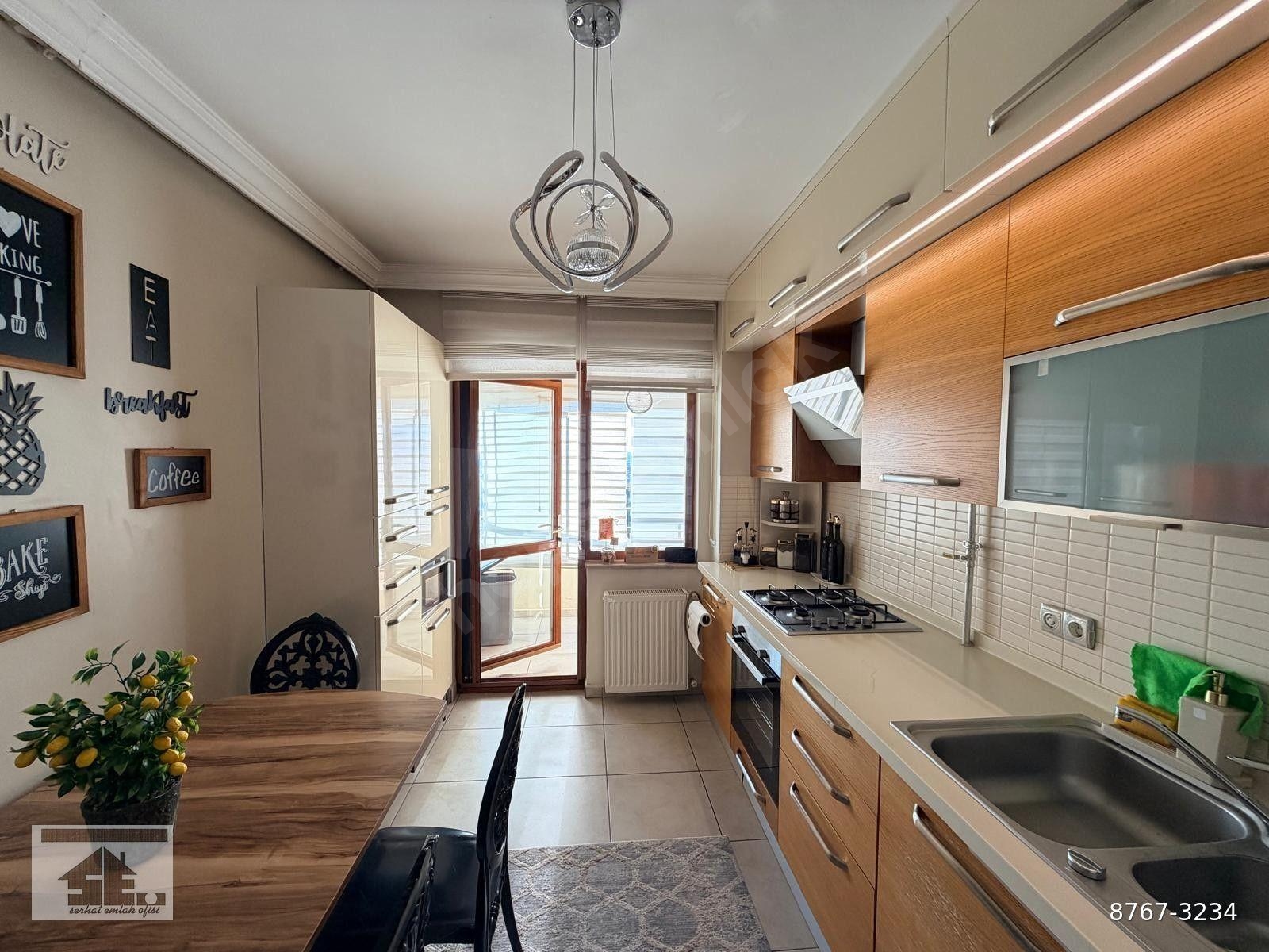 AYDINLIKEVLER ÇAĞDAŞ MARKET ÜSTÜ BURHAN ÇELİK İŞ MERKEZİN'DE 6 KATTA 3+1 126 M2 SATILIK DAİRE
