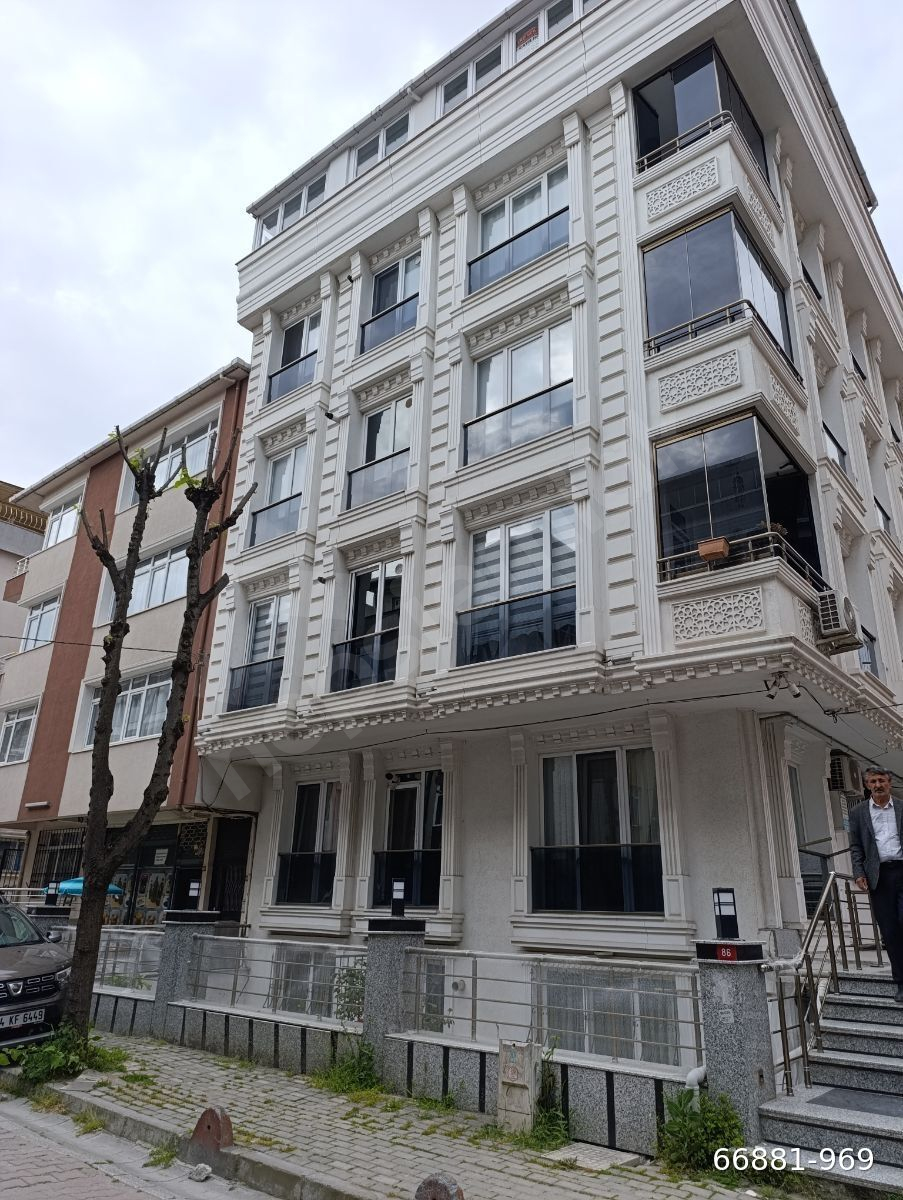 AVCILAR PARSELLER DE 2+1 80 m2 7 YILLIK TERAS DAİRE