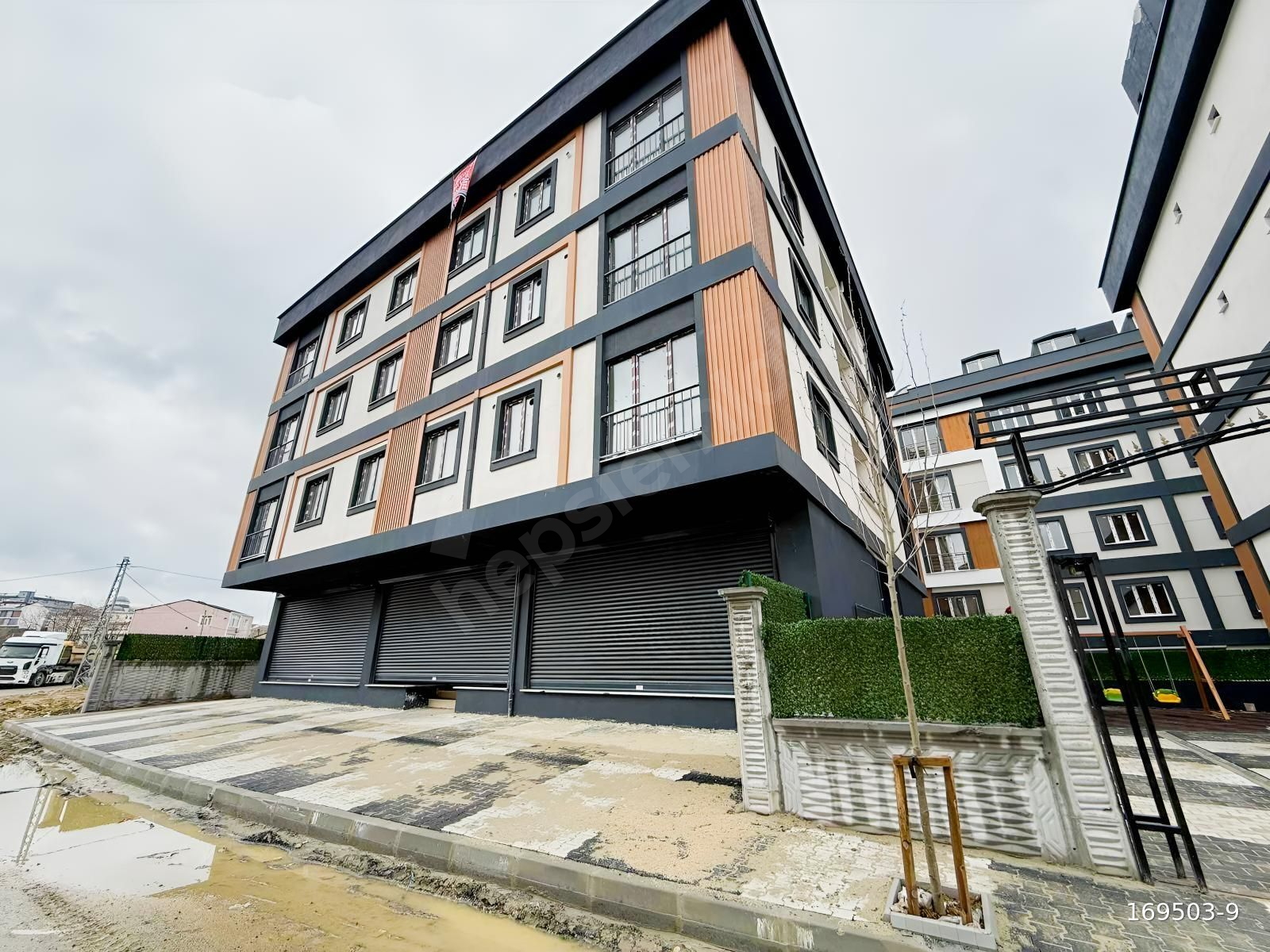 ÇELİKLERDEN TAŞOLUKTA 90M2 2+1 ULTRA SATILIK LÜKS DAİRE