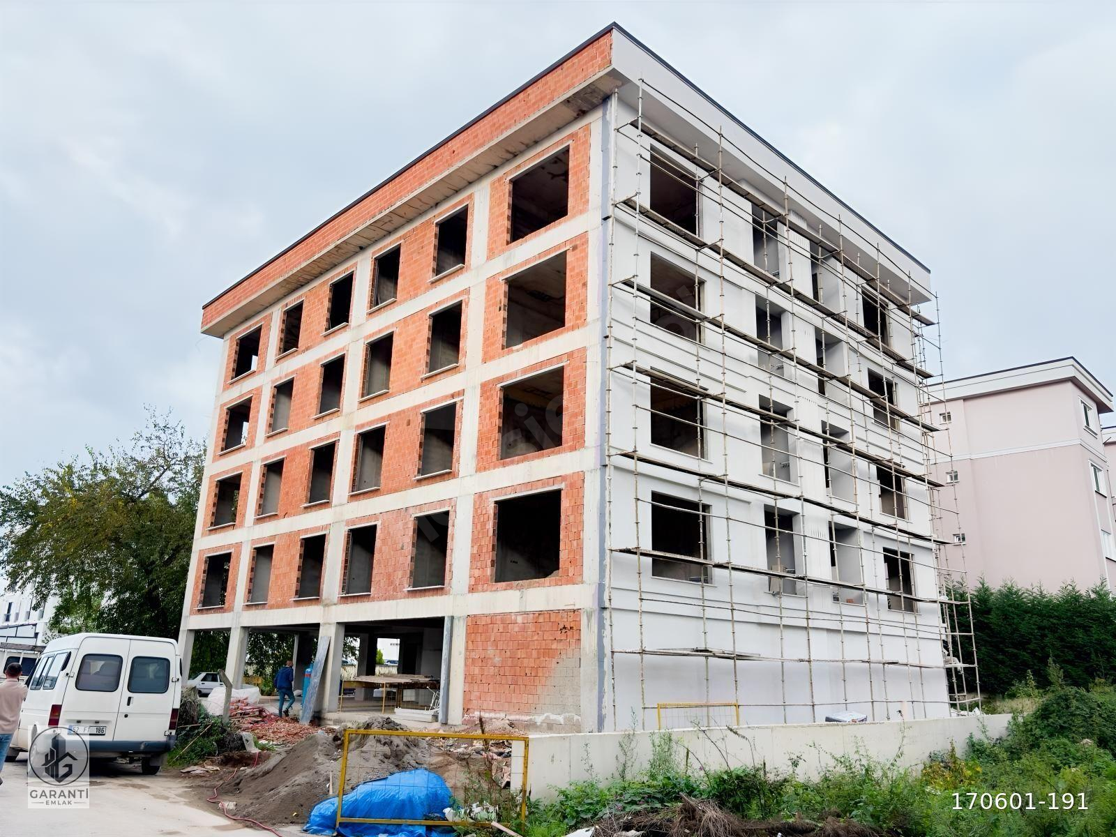 Cumhuriyet Mah. Has Ocakbaşı Restoran arkasında satılık 2+1