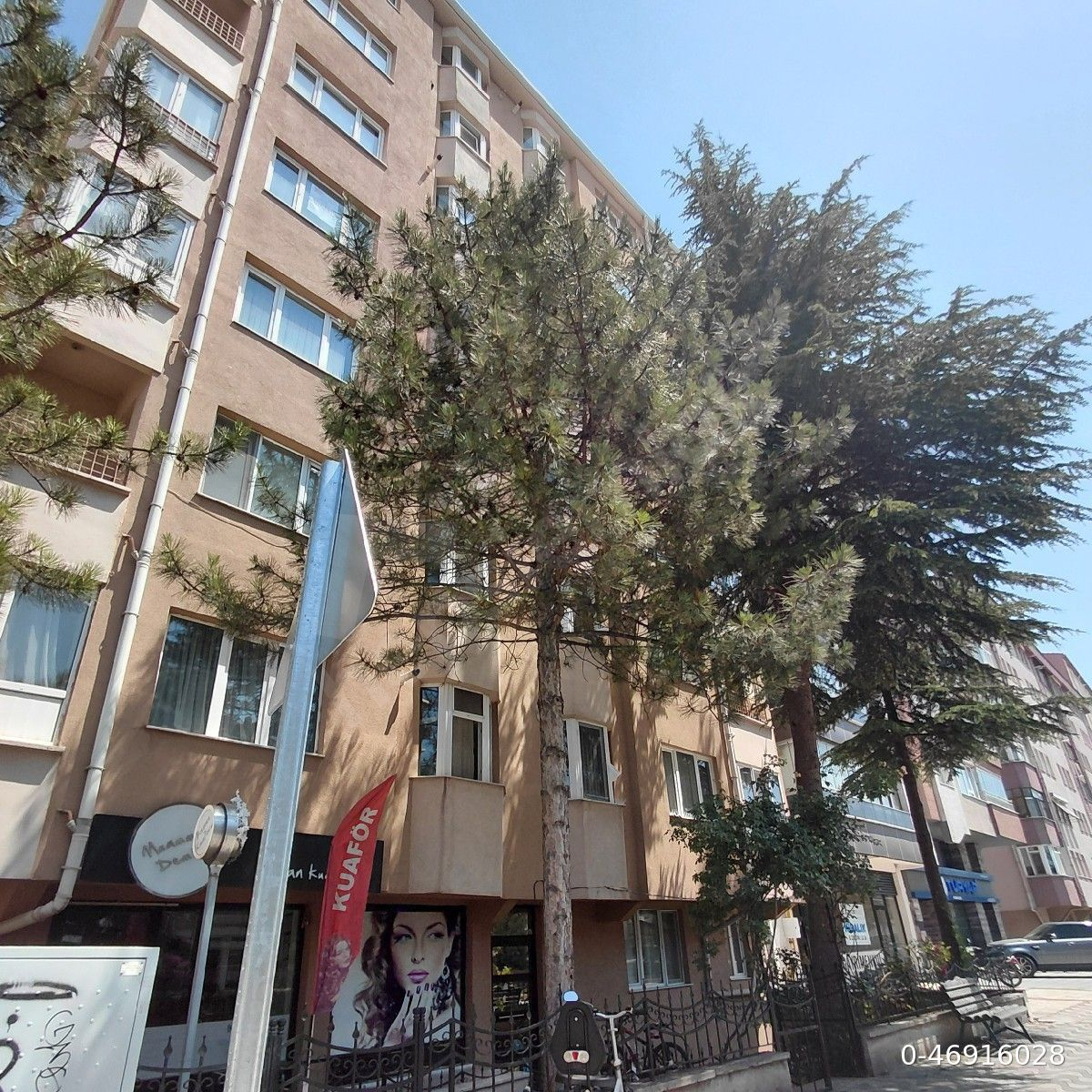 Ali Fuat Caddesi üstünde merkezi daire