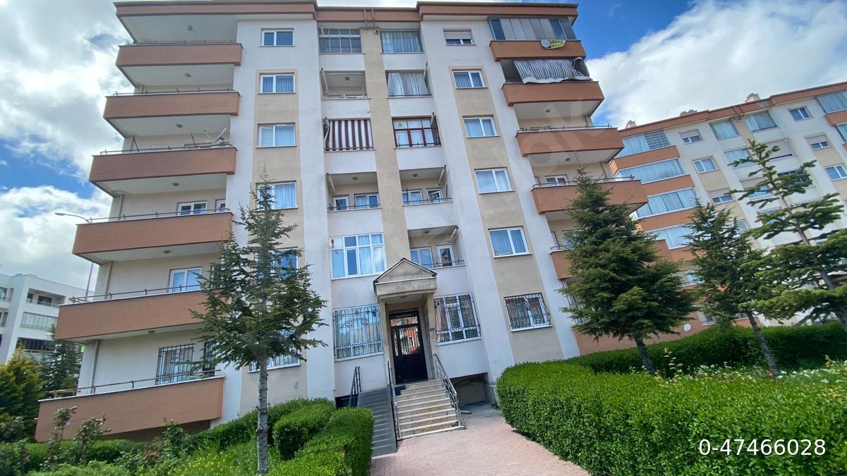 RENN GAYRİMENKUL’DEN ULUBATLIHASAN'DA İL JANDARMA YAKINI SİTE İÇİ 3+1 145M2 NET