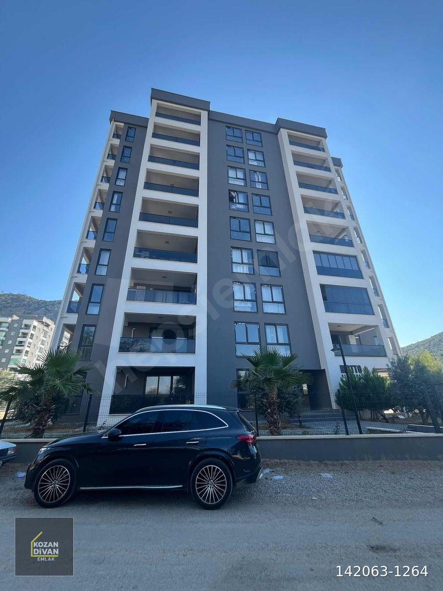 KOZAN DİVAN EMLAK'TAN ŞEVKİYE'DE KAPALI OTOPARKLI 4+1 REZİDANS