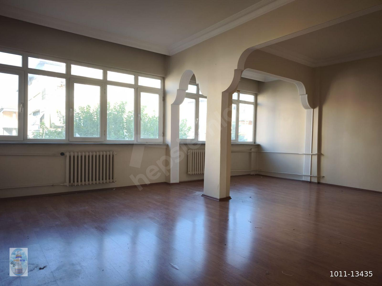 BAKIRKÖY KARTALTEPE'DE SİTE İÇERİSİ 3. KAT 2+1 100 M2 BALKONLU