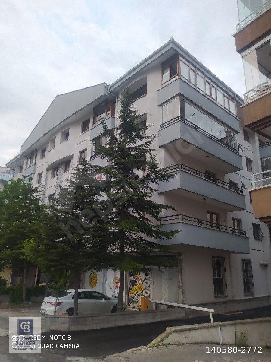 Balgat/Cevizlidere'de cadde üzeri 3+1 Kiralık Daire