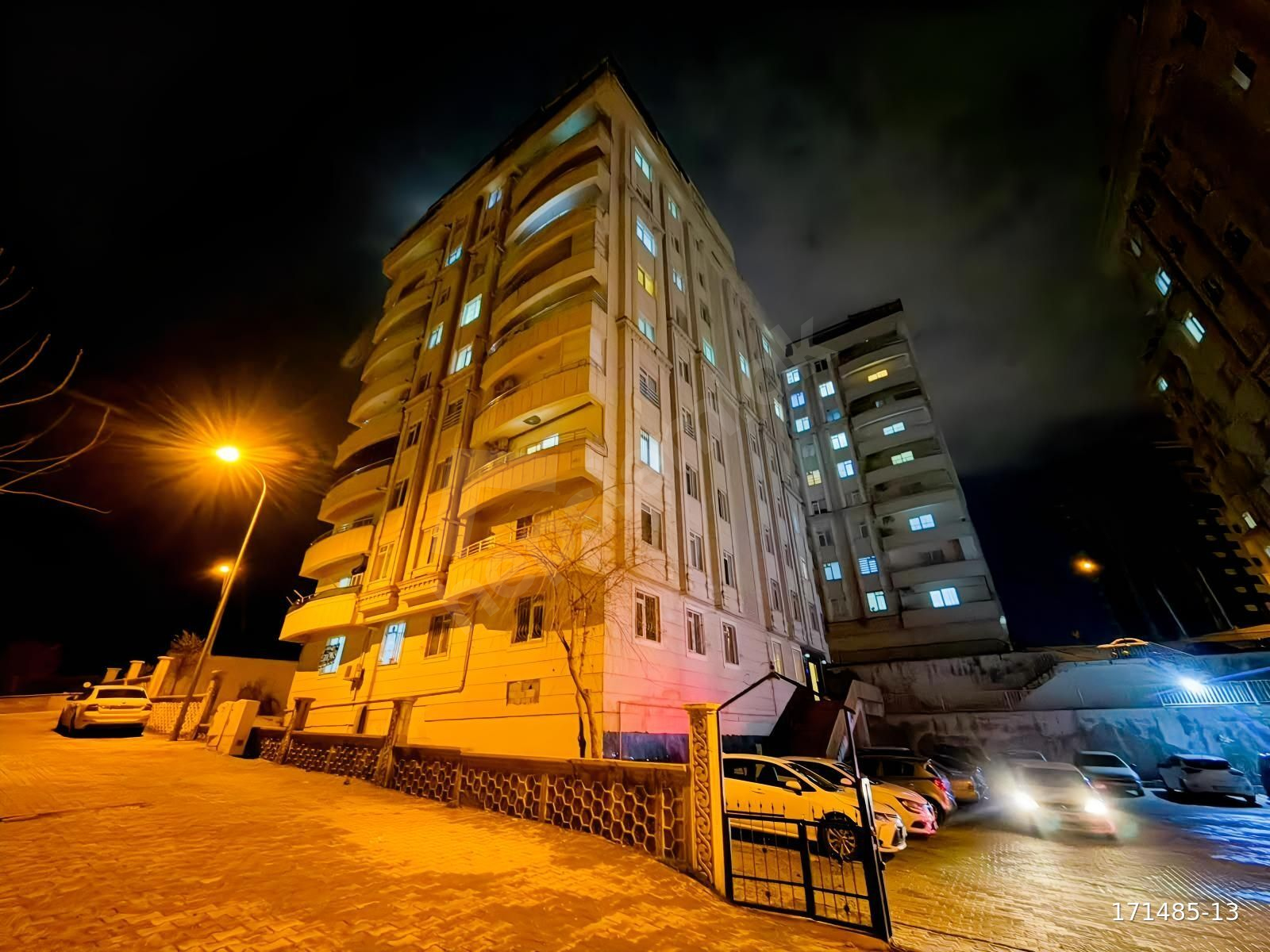 ACİLL KARAKÖPRÜ DOĞUKENTTE 2+1 YÜKSEK GİRİŞ KAT
