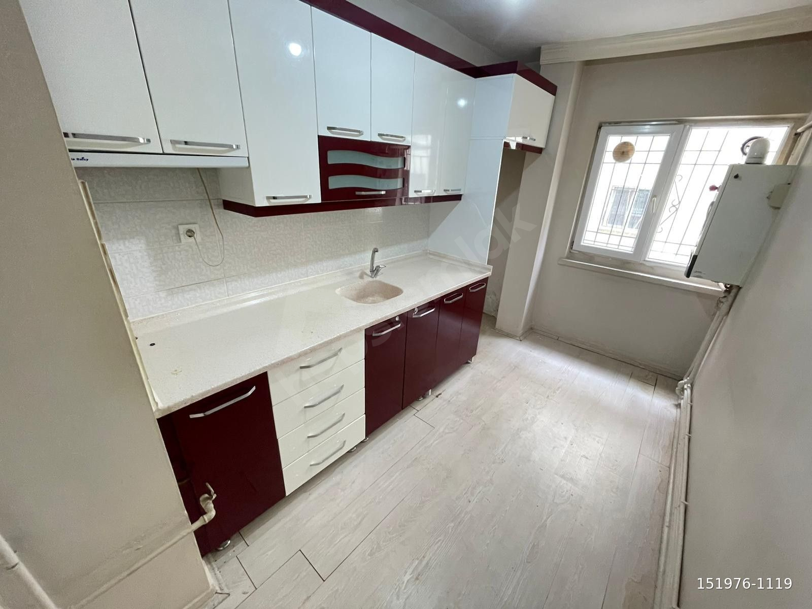 SYM'DENM.ÇAKMAK MH KAT KONUMUNDA ÇİFT BALKONLU YAPILI 2+1DAİRE!!!