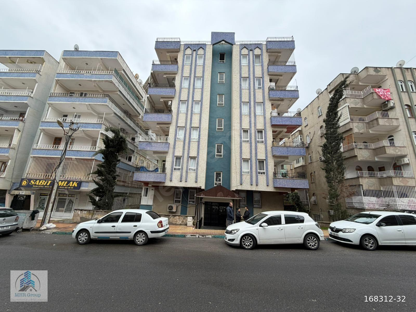 MHR Grouptan Veysel Karanide Satılık 4 odalı arakat daire